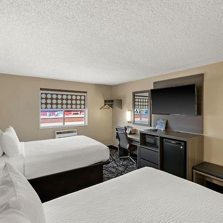 Super 8 By Wyndham Charlottesville Bagian luar foto