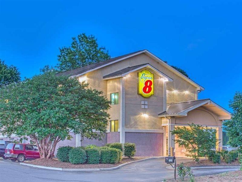 Super 8 By Wyndham Charlottesville Bagian luar foto