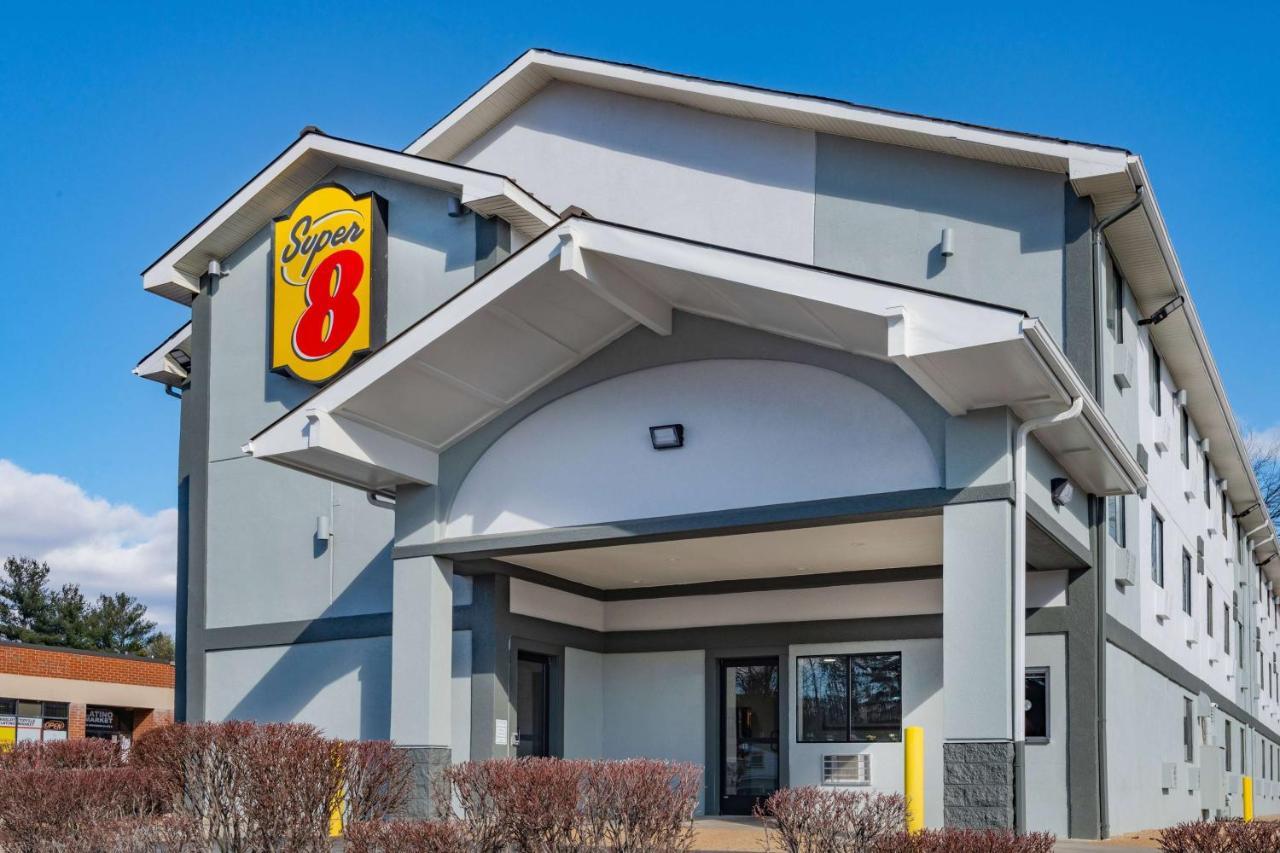 Super 8 By Wyndham Charlottesville Bagian luar foto