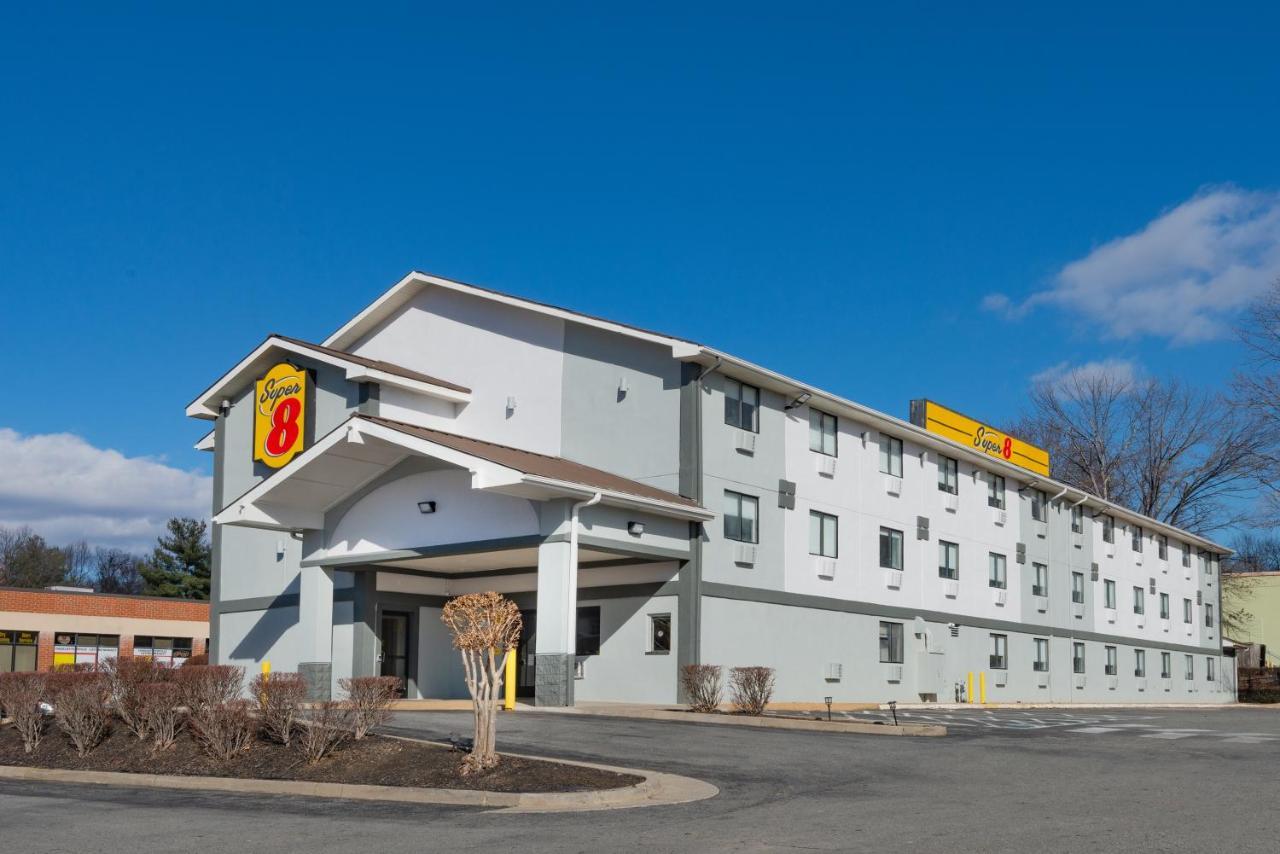 Super 8 By Wyndham Charlottesville Bagian luar foto