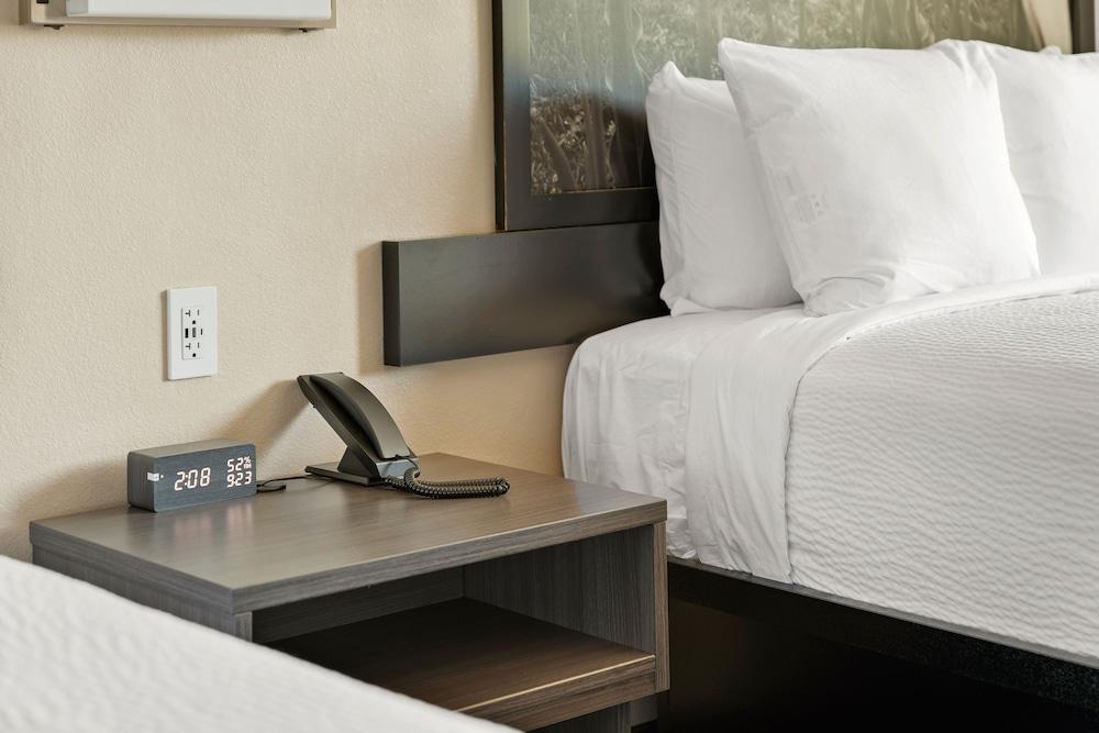 Super 8 By Wyndham Charlottesville Bagian luar foto