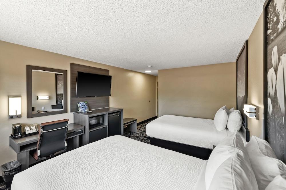 Super 8 By Wyndham Charlottesville Bagian luar foto